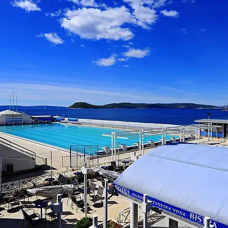 Ξενοδοχείο Jadran 3*