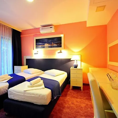 Sustipan Hotel 3*