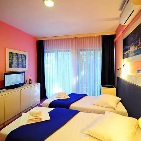 Sustipan 3*