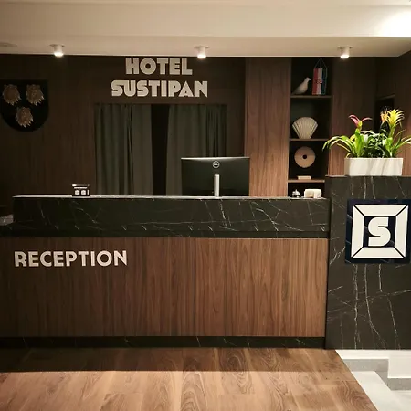 Sustipan 3* Σπλιτ